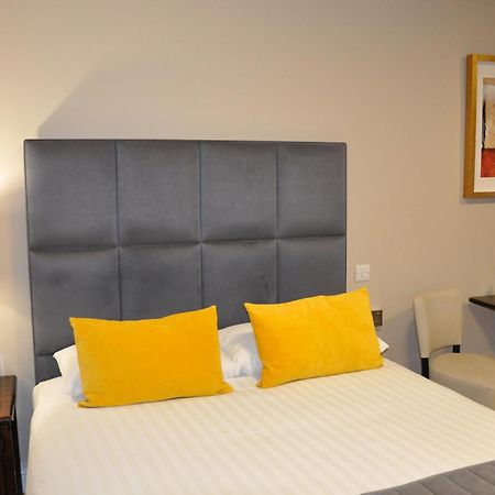 Hotel Nap Inn บาร์เน็ท ภายนอก รูปภาพ