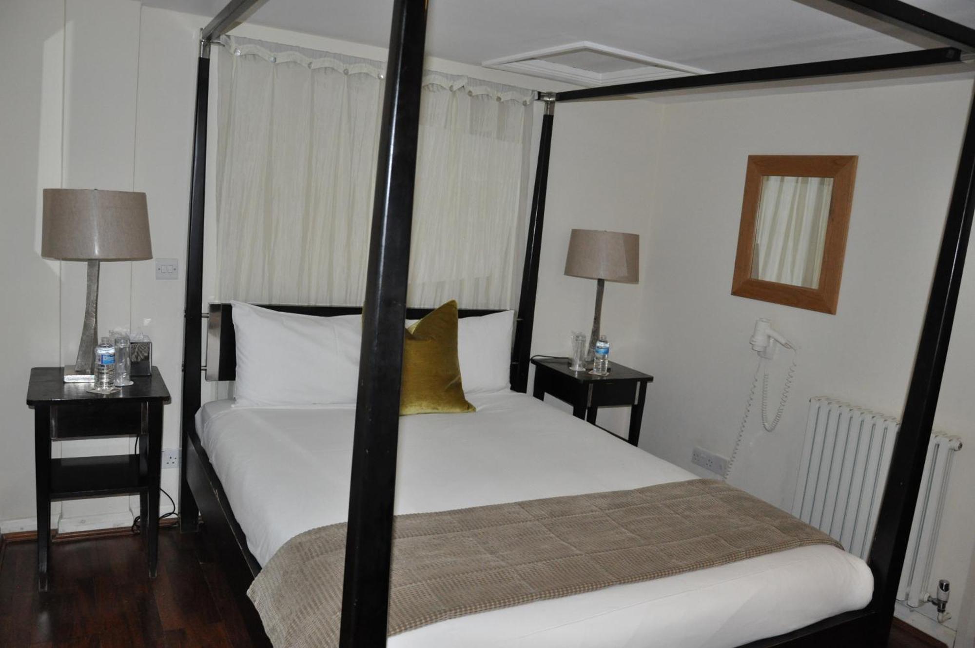 Hotel Nap Inn บาร์เน็ท ภายนอก รูปภาพ